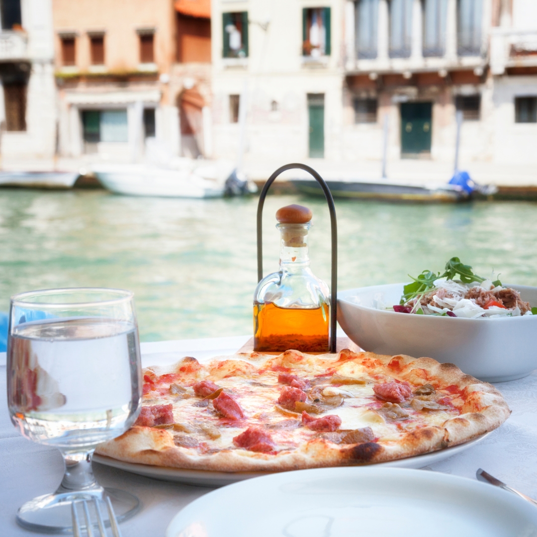 อาหารและเครื่องดื่มที่ต้องลิ้มลอง